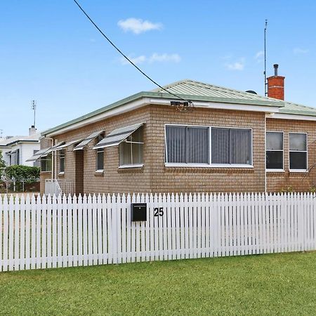 King'S Park Villa Tamworth Buitenkant foto
